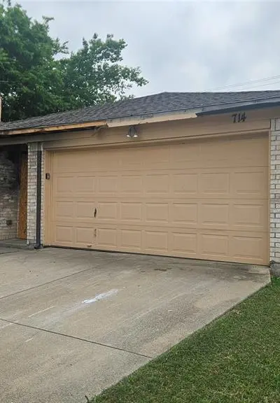 714 Charles City Drive, Arlington TX 76018 - Photo 3