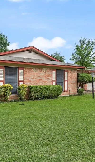 657 Sue Ann Lane, Burleson TX 76028