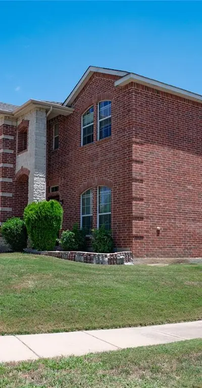 1721 Grassy View Drive, Fort Worth TX 76177 - Photo 2