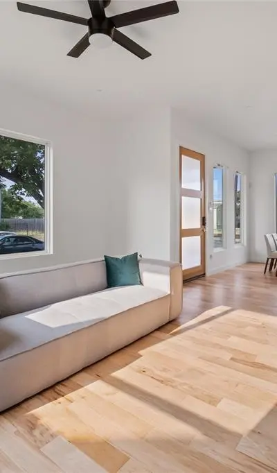 1350 Strickland Street, Dallas TX 75216 - Photo 3