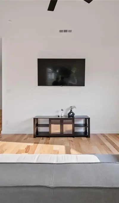 1350 Strickland Street, Dallas TX 75216 - Photo 5