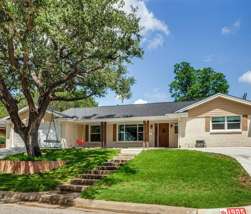 1905 Dakar Road W, Fort Worth TX 76116
