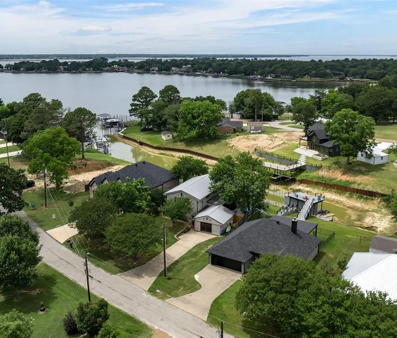 243 Autumn Wood Trail, Gun Barrel City TX 75156