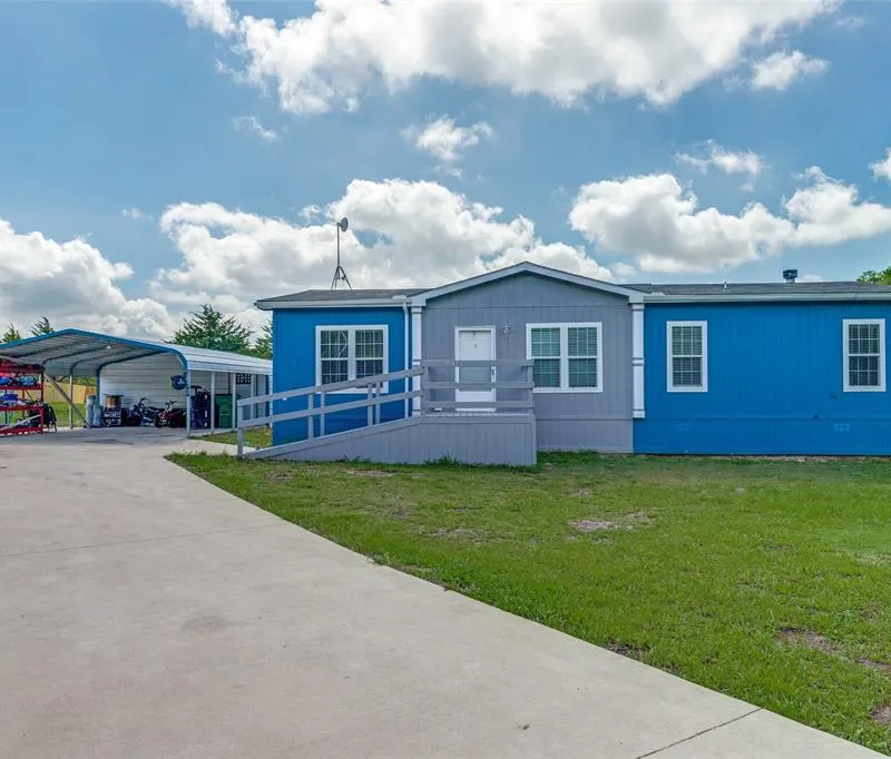 9147 County Road 1143, Leonard TX 75452