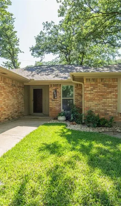 5516 Silver Bow Trail, Arlington TX 76017 - Photo 2