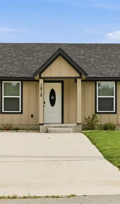 1618 Cleveland Street, Greenville TX 75401