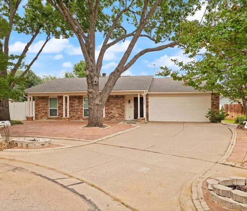 2505 Crestmoor Court, Arlington TX 76016