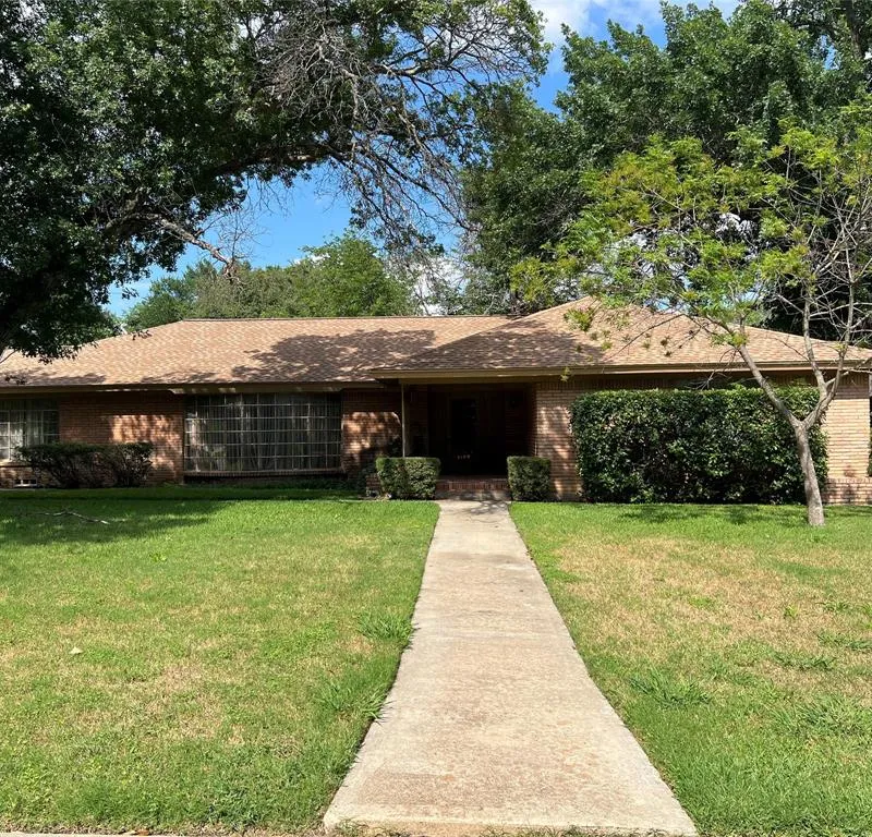 4109 Angus Drive, Fort Worth TX 76116