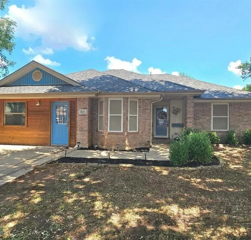 421 Arnold Avenue, Burleson TX 76028