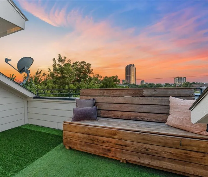 4007 Brownstone Court, Dallas TX 75204