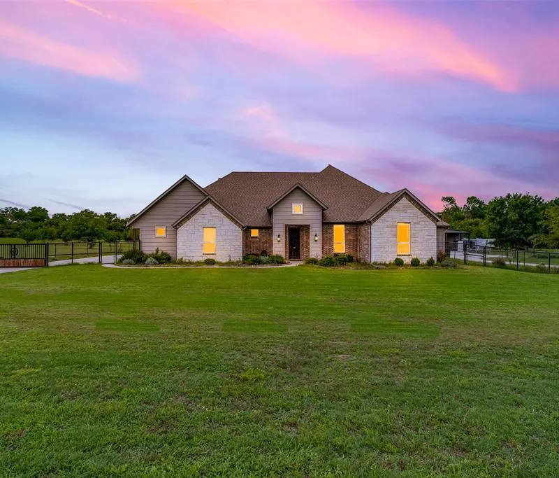 1013 Finney Drive, Weatherford TX 76085