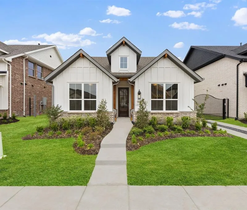 1907 Mitchell Drive, Van Alstyne TX 75495
