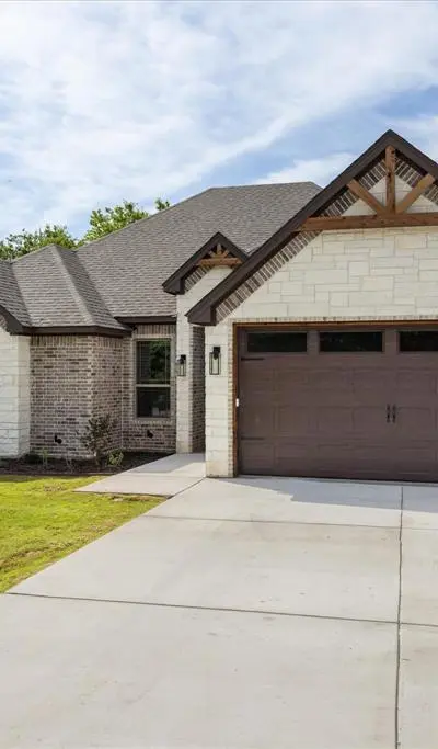 2209 Snake River Drive, Granbury TX 76048 - Photo 2