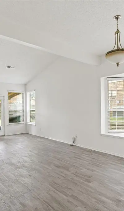 2726 Collins Boulevard, Garland TX 75044 - Photo 5
