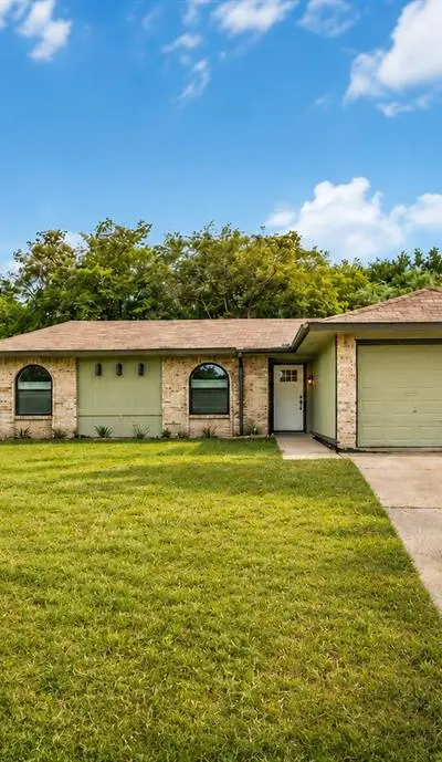 5721 Corral Court, Haltom City TX 76148