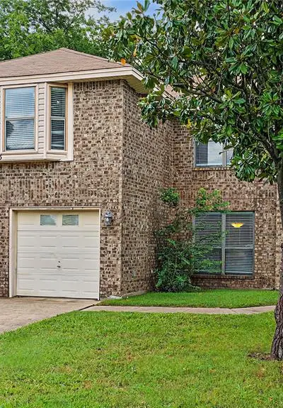 6305 Meadow Glen Drive, Arlington TX 76018