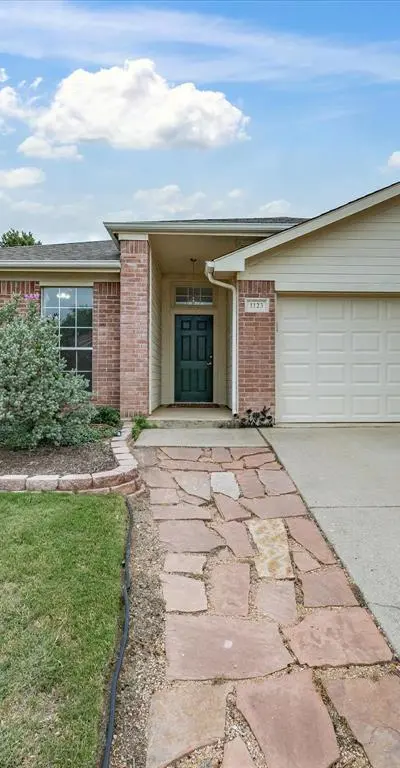 1123 Greenview Lane, Kennedale TX 76060
