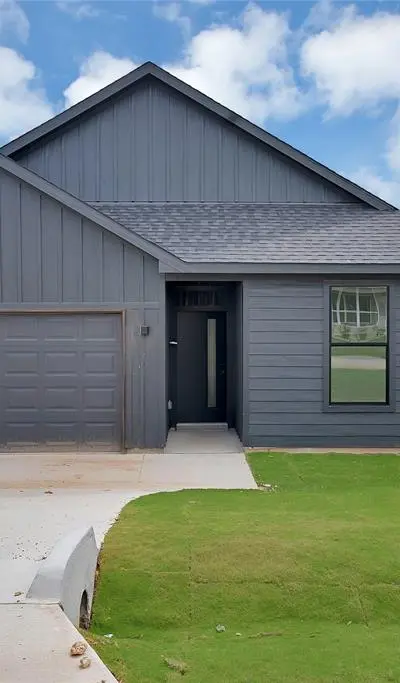 5700 Barkridge Drive, Granbury TX 76048