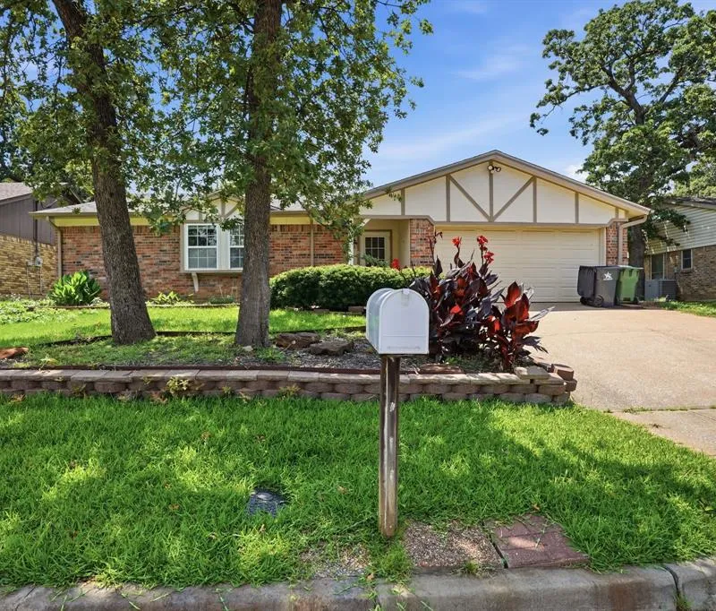 3708 Bordeaux Court, Arlington TX 76016