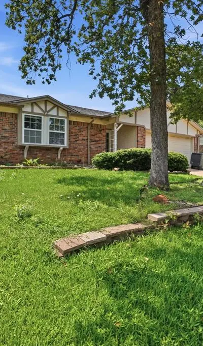 3708 Bordeaux Court, Arlington TX 76016 - Photo 2