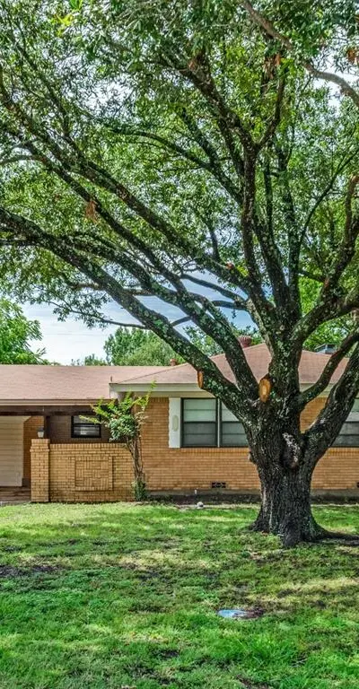 221 Leighton Drive, Terrell TX 75160