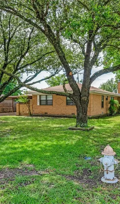 221 Leighton Drive, Terrell TX 75160 - Photo 2