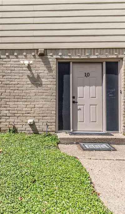 7031 Holly Hill Drive # 10, Dallas TX 75231