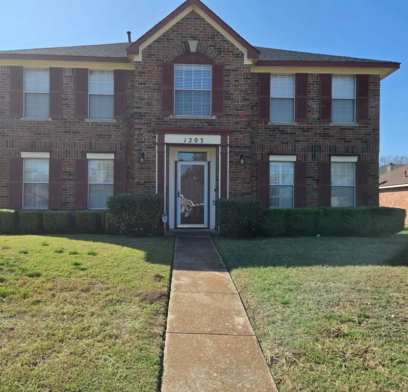 1203 White Drive, Cedar Hill TX 75104