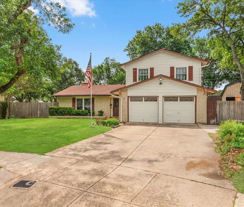 1904 Meadow Glen, Irving TX 75060