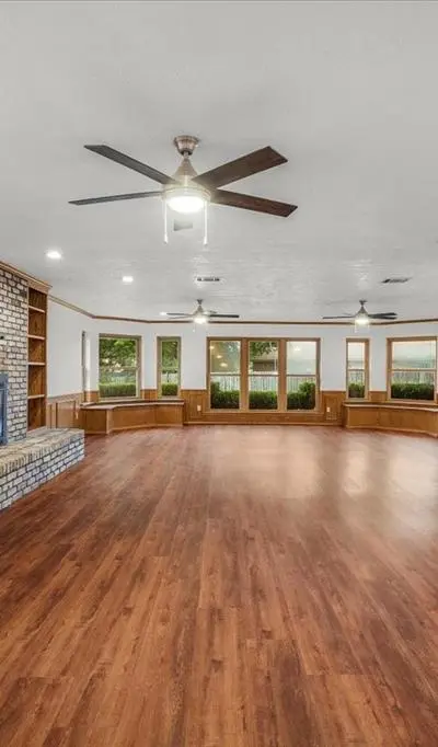 1904 Meadow Glen, Irving TX 75060 - Photo 4