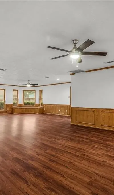 1904 Meadow Glen, Irving TX 75060 - Photo 5