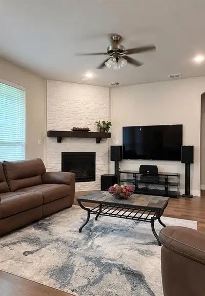 912 Fallbrook Avenue, Denton TX 76210 - Photo 4