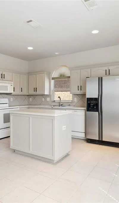 2680 Silver Hill Drive, Fort Worth TX 76131 - Photo 3