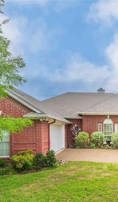 6703 Landover Hills Lane, Arlington TX 76017 - Photo 3
