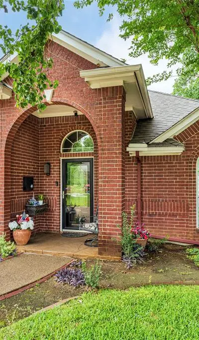 6703 Landover Hills Lane, Arlington TX 76017 - Photo 5