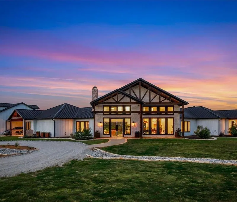 645 County Road 4021, Savoy TX 75479