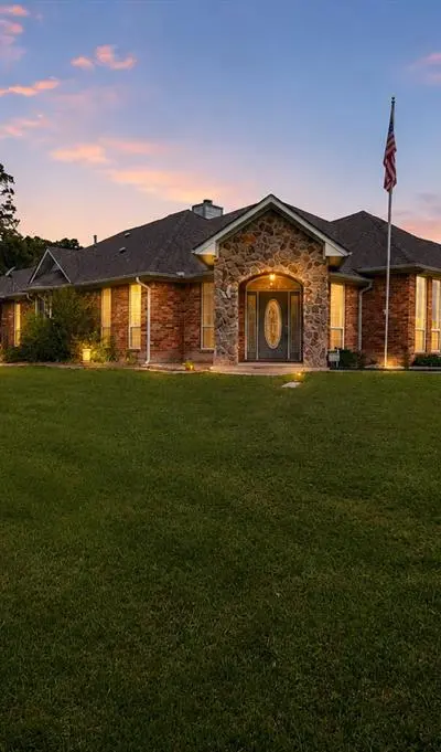 4082 Tracy Lane, Greenville TX 75402 - Photo 2