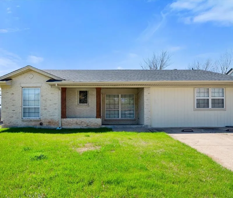2316 Gilbert Circle, Arlington TX 76010