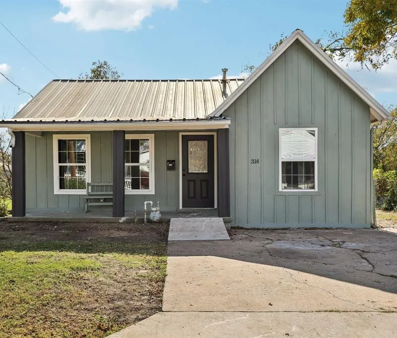 314 Greenwood Street, Terrell TX 75160
