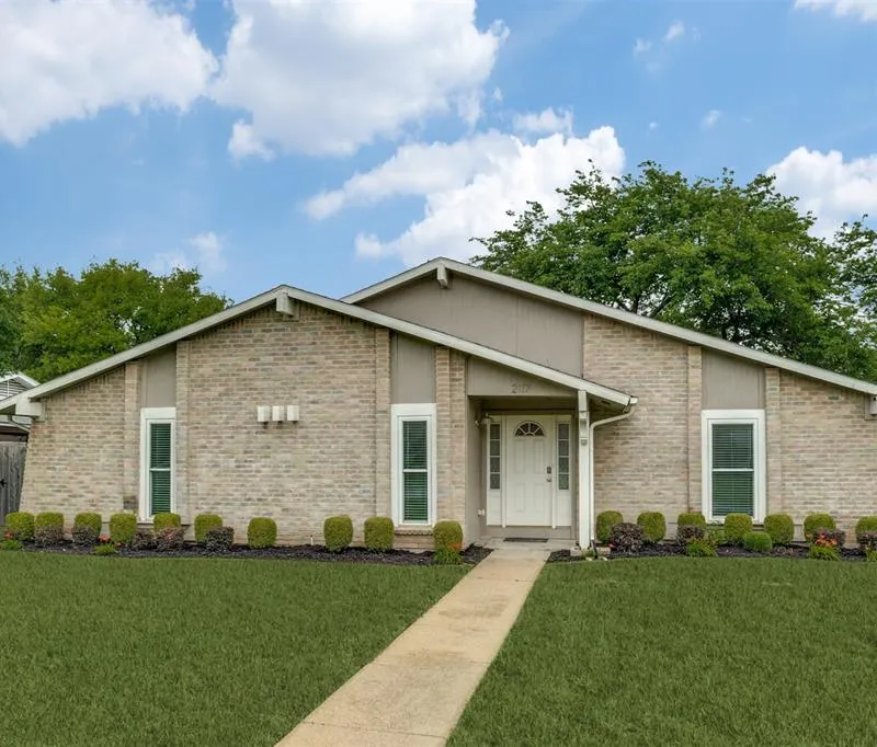 2117 Oak Brook Drive, Richardson TX 75081