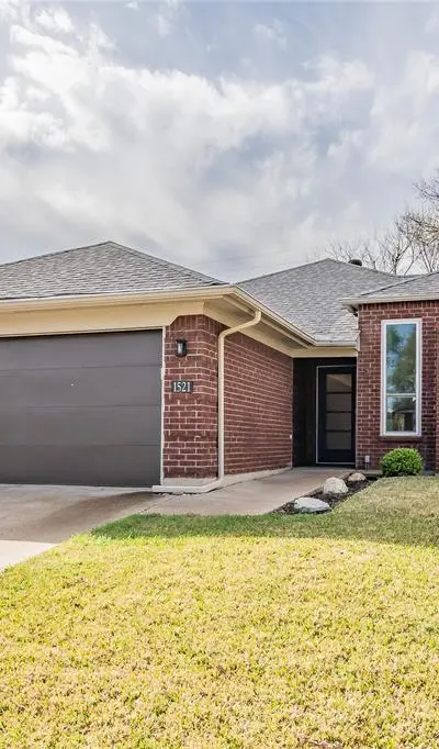 1521 Briarcrest Drive, Grapevine TX 76051