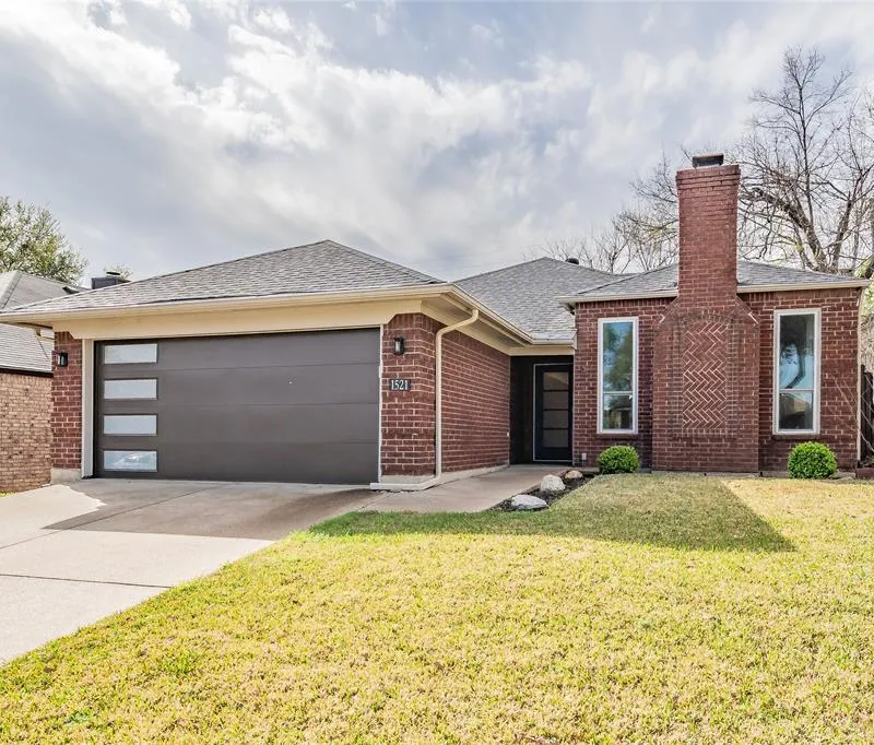 1521 Briarcrest Drive, Grapevine TX 76051