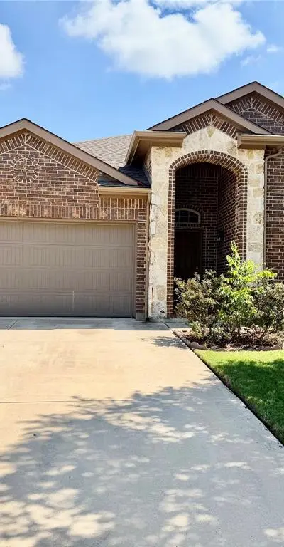 1104 Crest Ridge Drive, Glenn Heights TX 75154