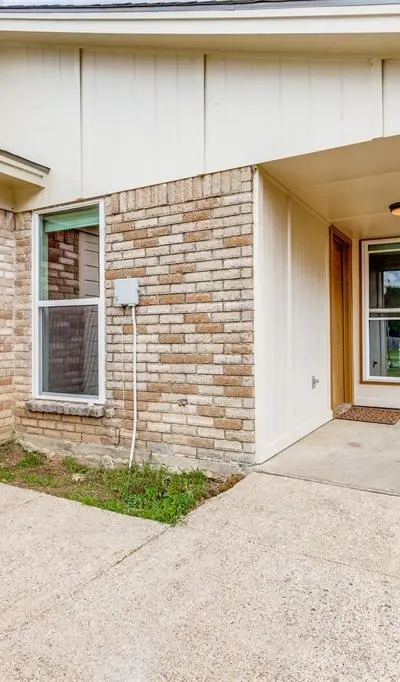 3219 Green Ridge Street, Fort Worth TX 76133 - Photo 3