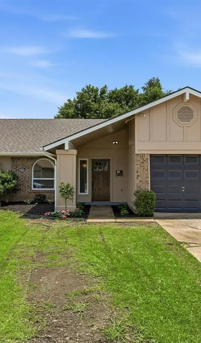 2804 Elk Grove Road, Carrollton TX 75007