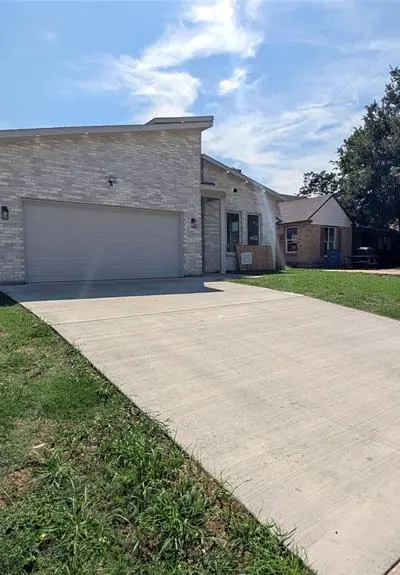 7215 Thurston Drive, Dallas TX 75235 - Photo 3