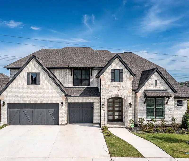10456 Gray Hills Drive, Fort Worth TX 76126