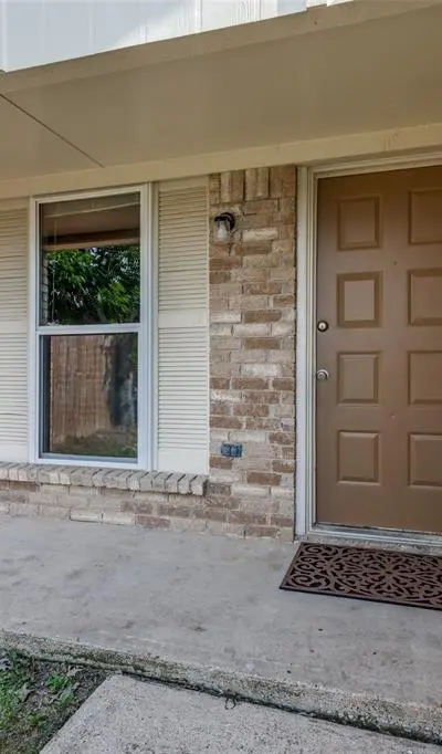 3217 Green Ridge Street, Fort Worth TX 76133 - Photo 3