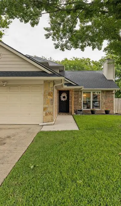 537 Blue Haze Drive, Fort Worth TX 76108