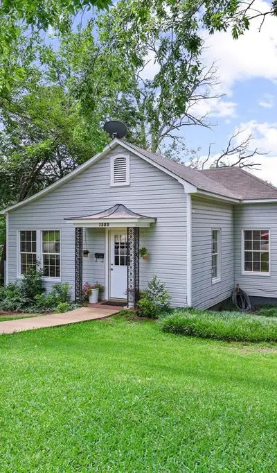 1322 W Chestnut Street, Denison TX 75020 - Photo 3